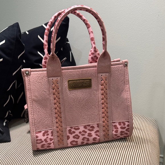Wrangler Handbags - NWT Wrangler Pink and Leopard Women's Tote